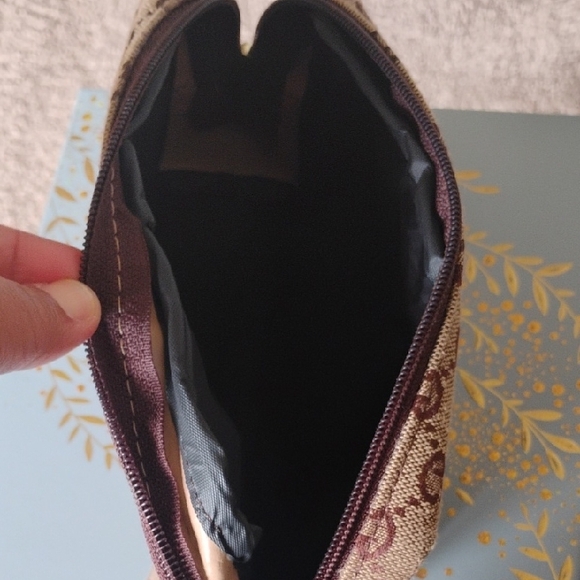 NOT Gucci, ee Monogram Pouch with Green and Red Stripe - Picture 7 of 9